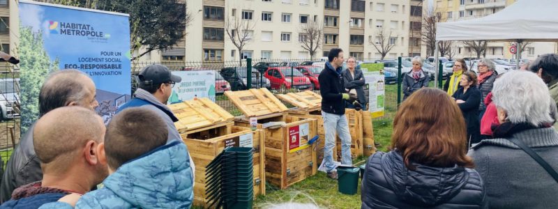 Installation de 3 composteurs à la Croix Berthaud St-Chamond