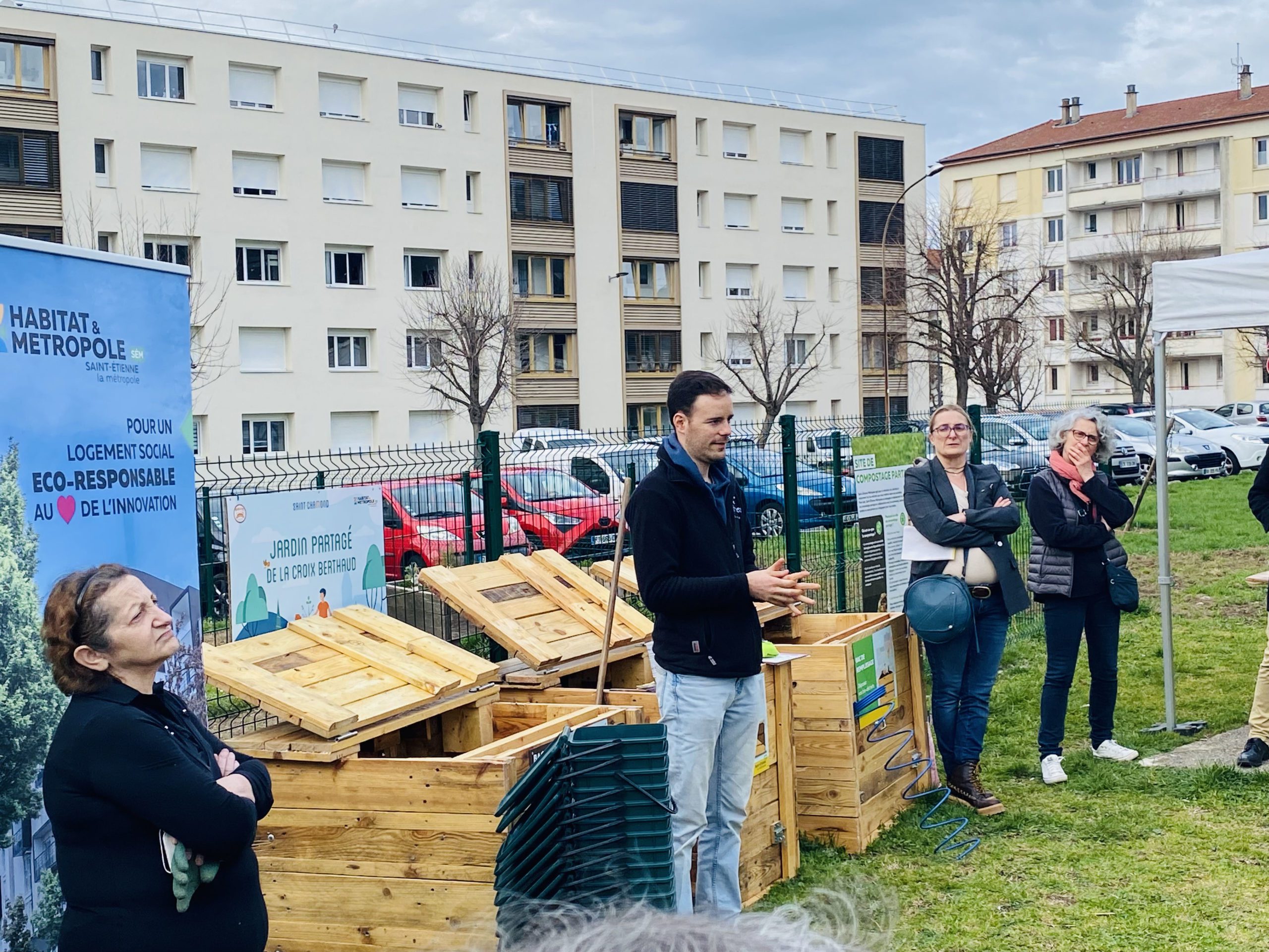 Composteur en bois écologique  La boutique solidaire d'Essaimons