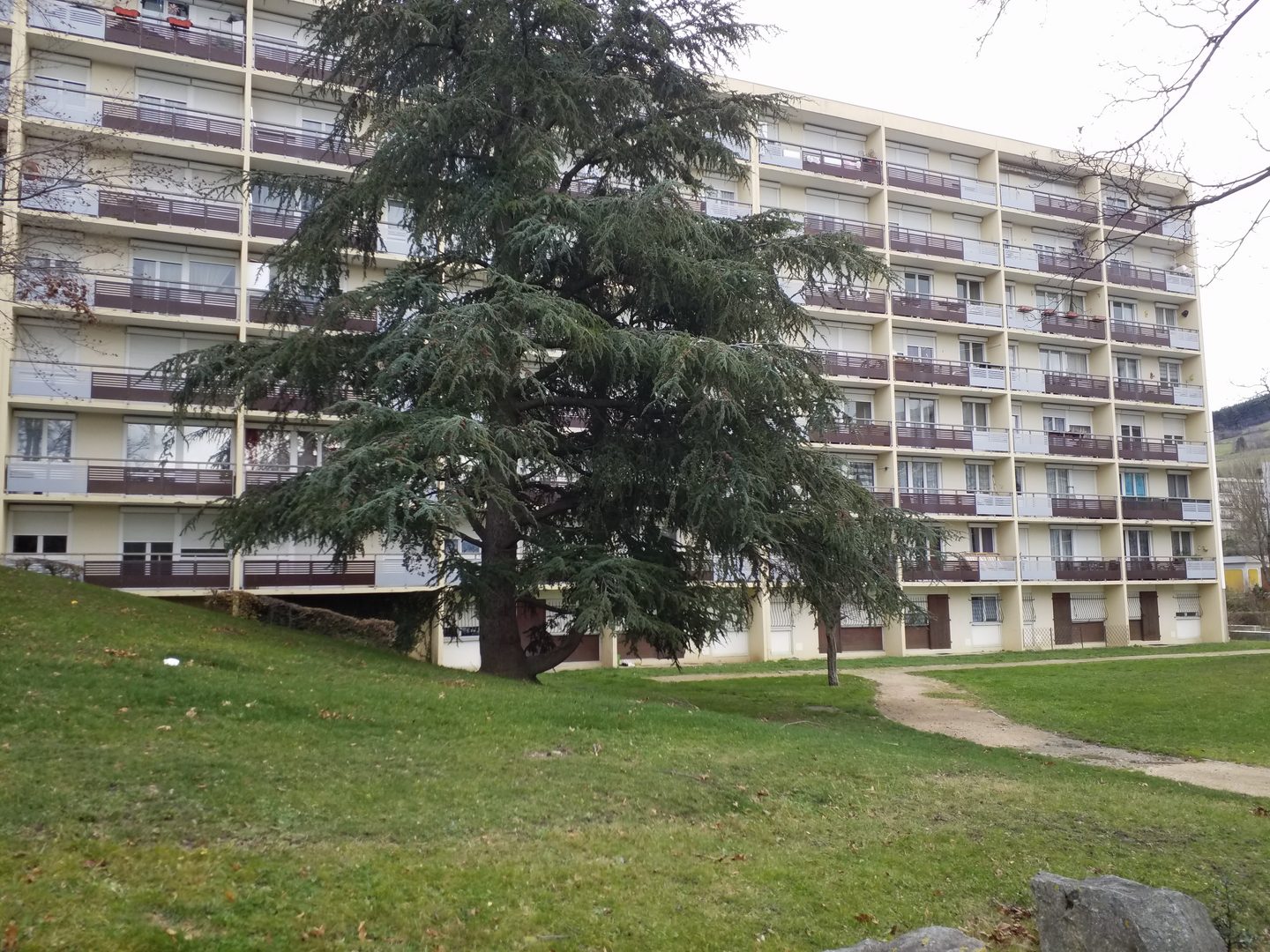 Appartement T3 à louer -secteur métare /la palle