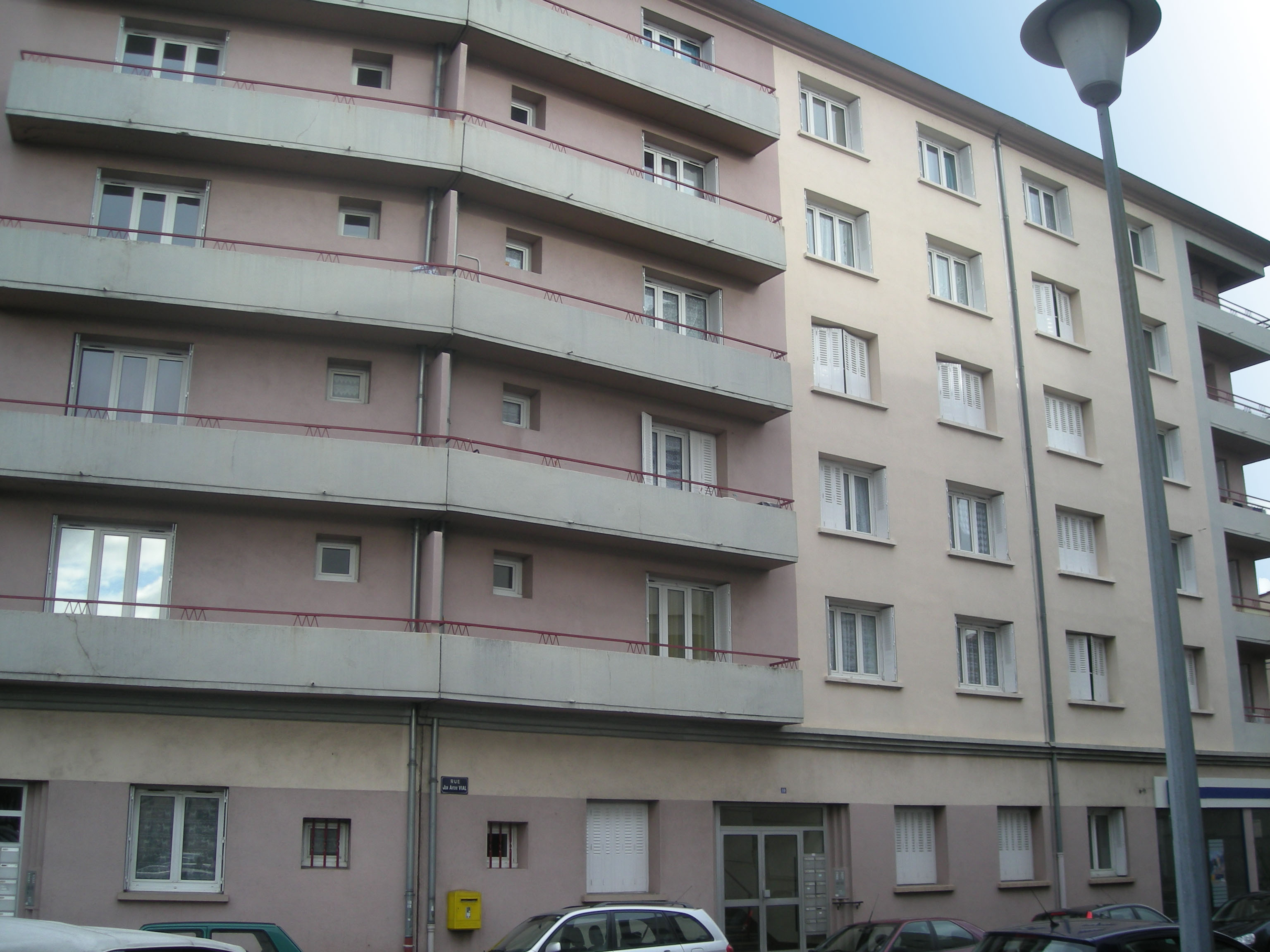 A LOUER T1 ST CHAMOND HYPER CENTRE LOT 12370